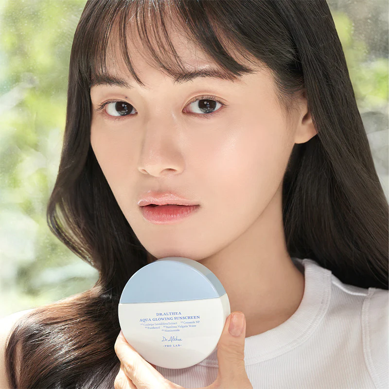 Aqua Glowing Sunscreen - Image 4