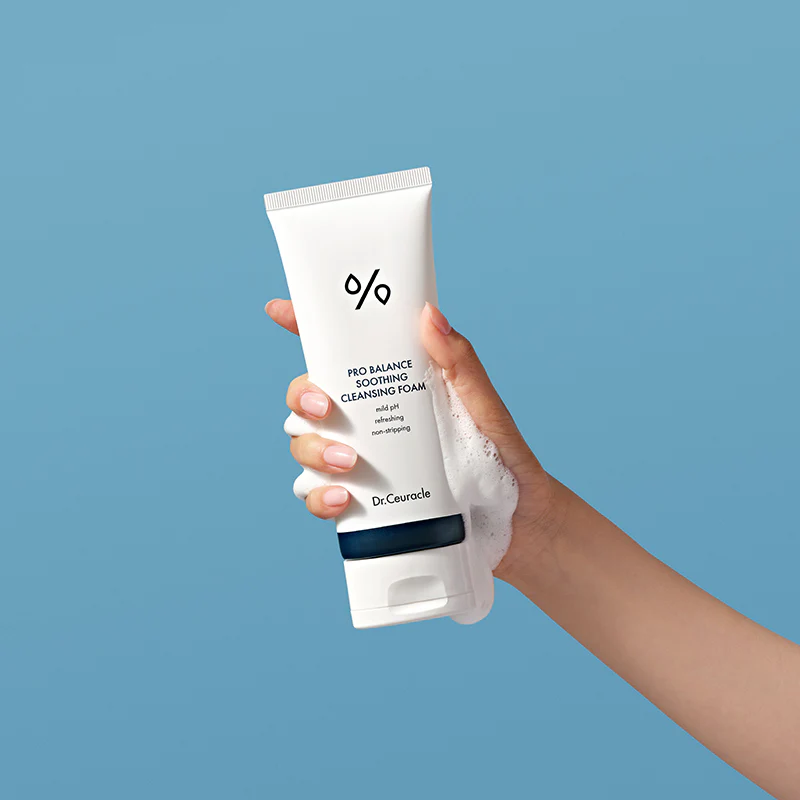 Pro Balance Soothing Cleansing Foam - Image 2
